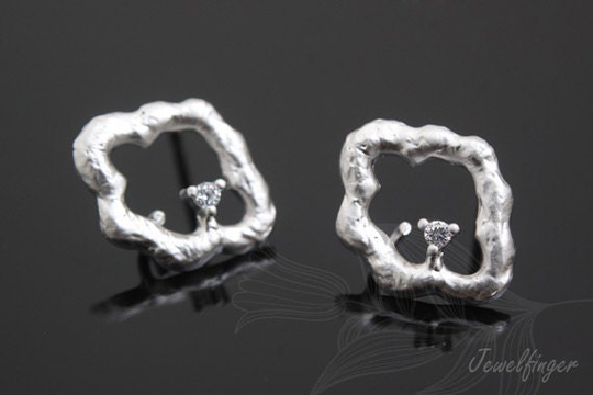M040-10Pairs-Matt Rhodium Plated-Cubic Cloud Earrings