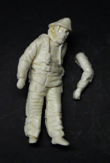 125 G Scale Airport Air Crash Firefighter in Turnout Gear Fire Truck