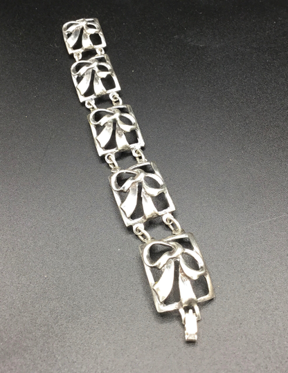 Vintage Sterling Bracelet, Bow Shaped Links in Sterling, Seven Inch Bracelet