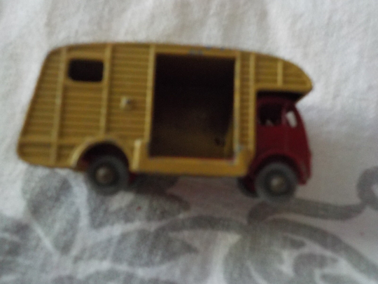 Vintage Lesney Matchbox No.35 Marshall Horse Box Mk7 Grey Wheels Very Nice Free USA Shipping