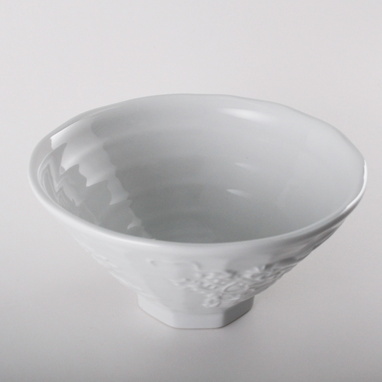 Japanese White Dragon 32 Fl Oz Authentic Minoyaki Porcelain Large 7.75" Diameter Ramen Noodle Bowl Handcrafted in Japan