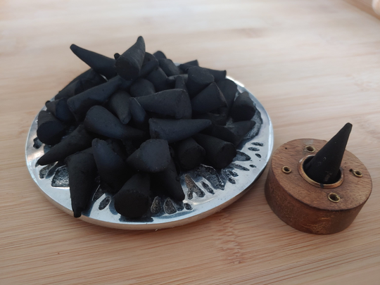 50 Count Sweet Strawberry 1 Inch Charcoal Hand Dipped Incense Cones with 2~ 5 Samples
