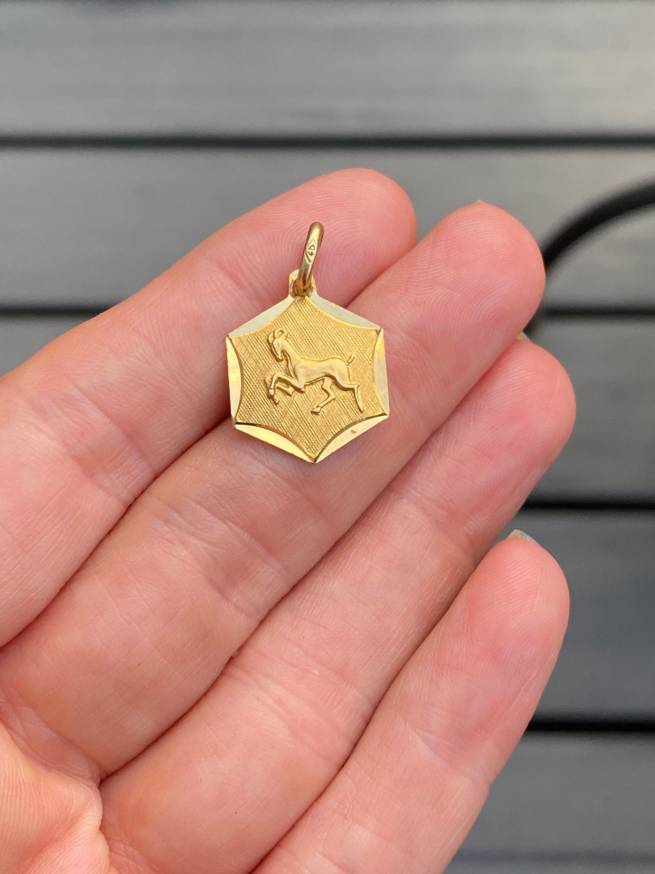 Vintage Italian 18K Gold Aries Ram Zodiac Pendant Charm