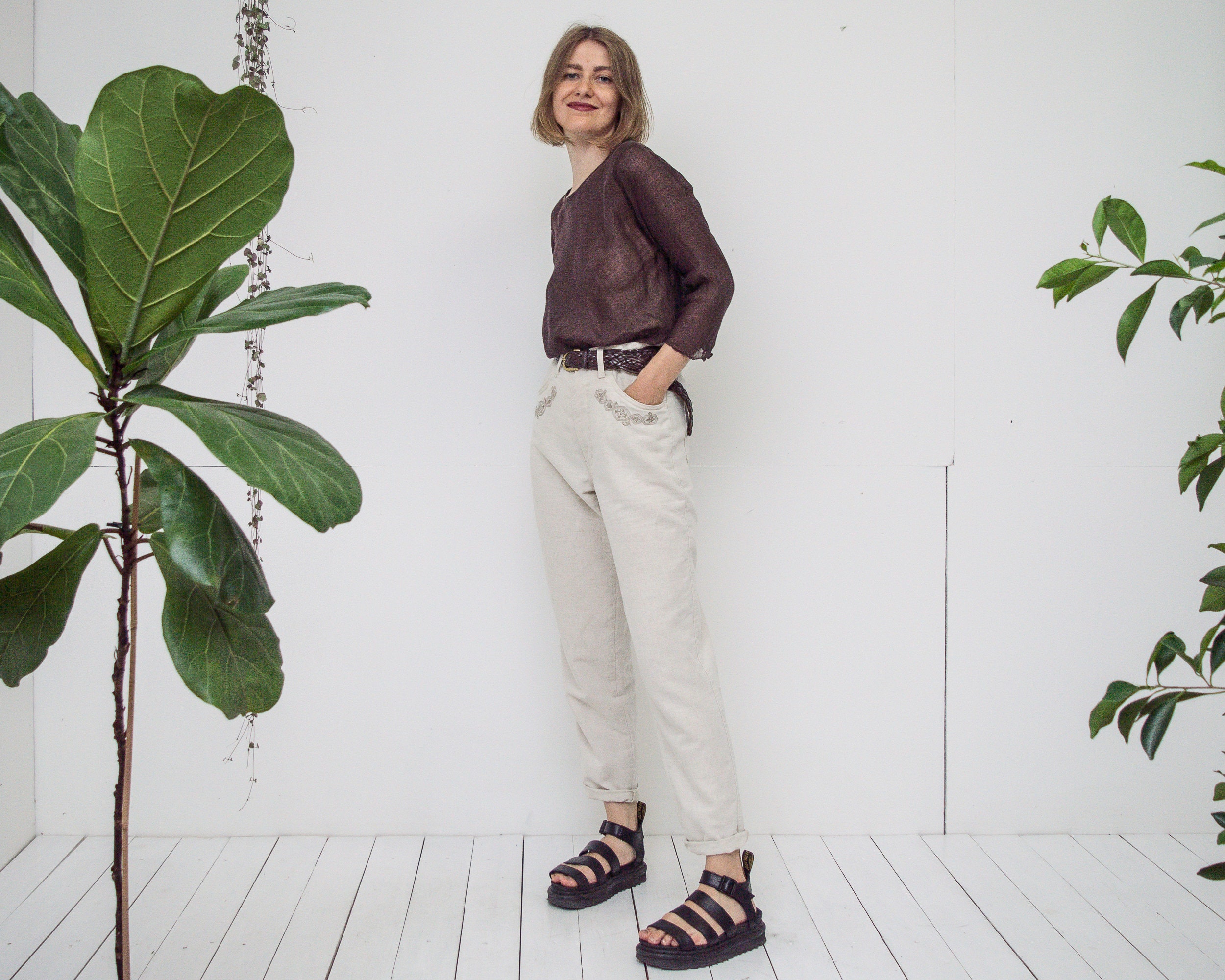 Vintage Linen Blend Mom Jeans Tapered Leg Natural Beige With Embroidery Small Medium Size 30 Inch