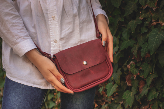Valentine's Day Gift, Green Leather Bag, Purse, Small Minimalist Crossbody Work Personalized Bag