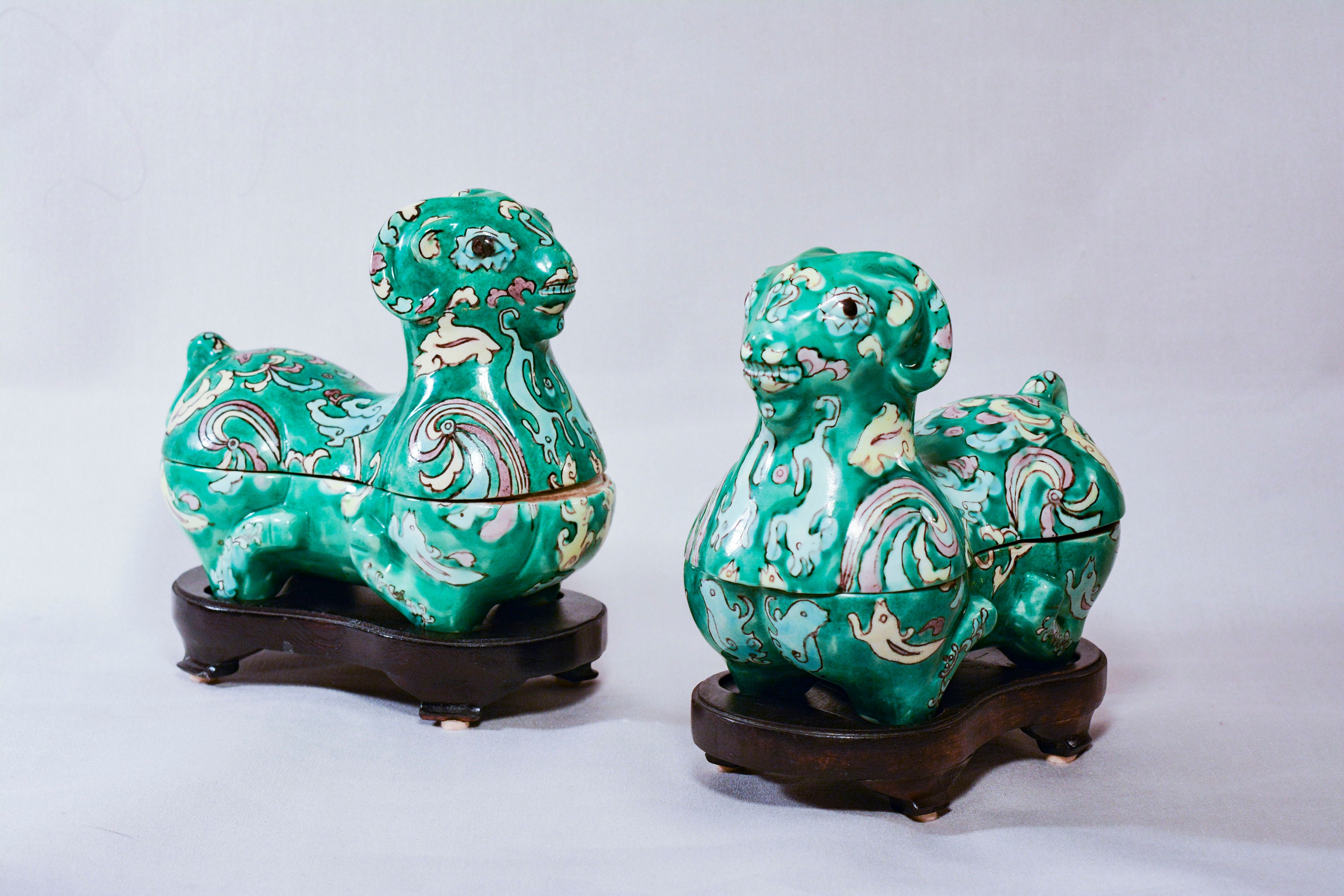 Chinese Vintage Porcelain Pair Of Rams Trinket Boxes On Fitted Wooden Stands