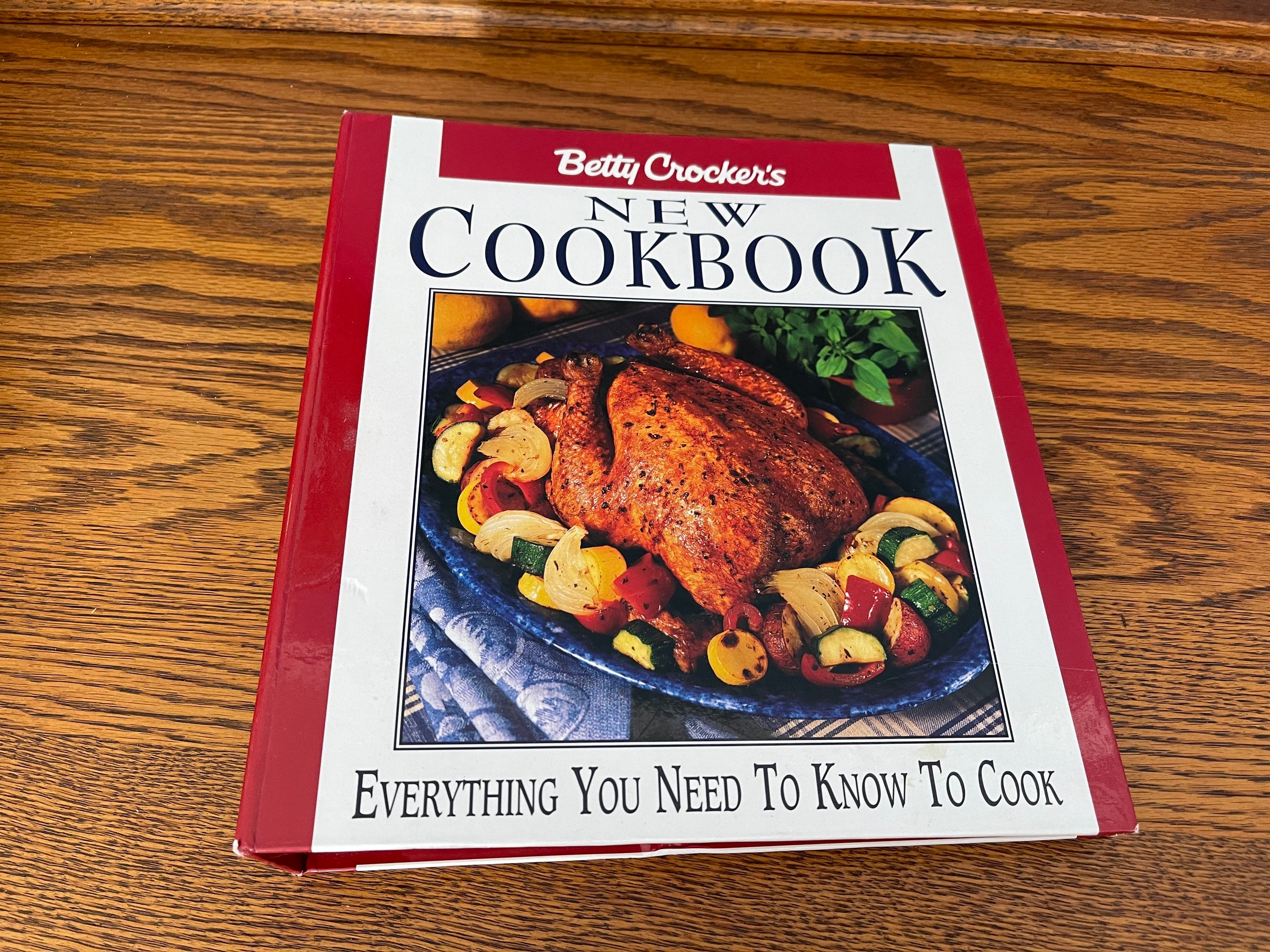 Vtg Betty Crocker's New Cookbook Tabbed Color Photos Cooking Basics Everything You Need To Know Vintage Classic