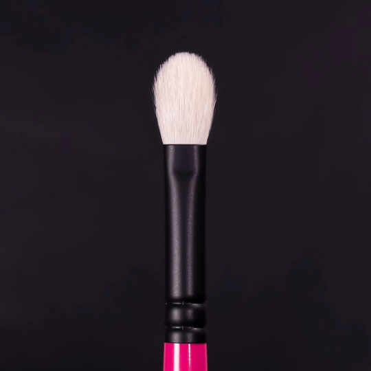 Whats Up Beauty - R105 Tapered Blending Eyeshadow Brush For Eye Shadow Makeup Cruelty Free