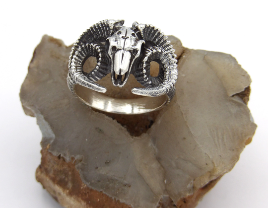 Hand Made in USA 925 Sterling Silver Long Horn Ram Skull Ring Unisex Biker