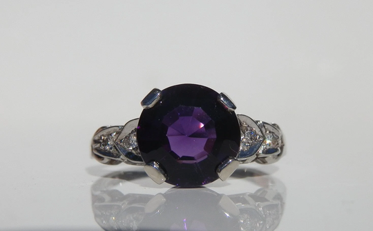 Vintage Estate Jewelry, 18K White Gold, Amethyst & Diamond Ring By Birks. Size 5 1/2. Round Cut, Natural Purple Amethyst. Danpicked