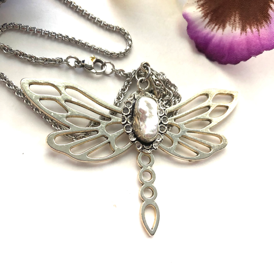 Dragonfly Pendant/Necklace, Biwa Pearl, Dragonfly & Pearl Necklace, Gift For Her, Mothers Day Gift, Memorial Jewelry