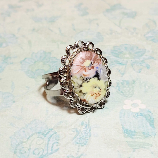 Antique Style Ring, Vintage Floral Cameo Costume Jewelry Silver Tone Statement Size 8 Ring