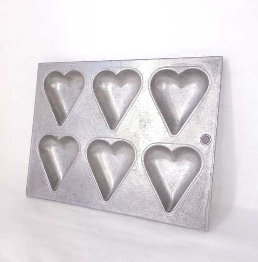 Vintage Wilton Columbia Heart Candy Mold Baking Tray