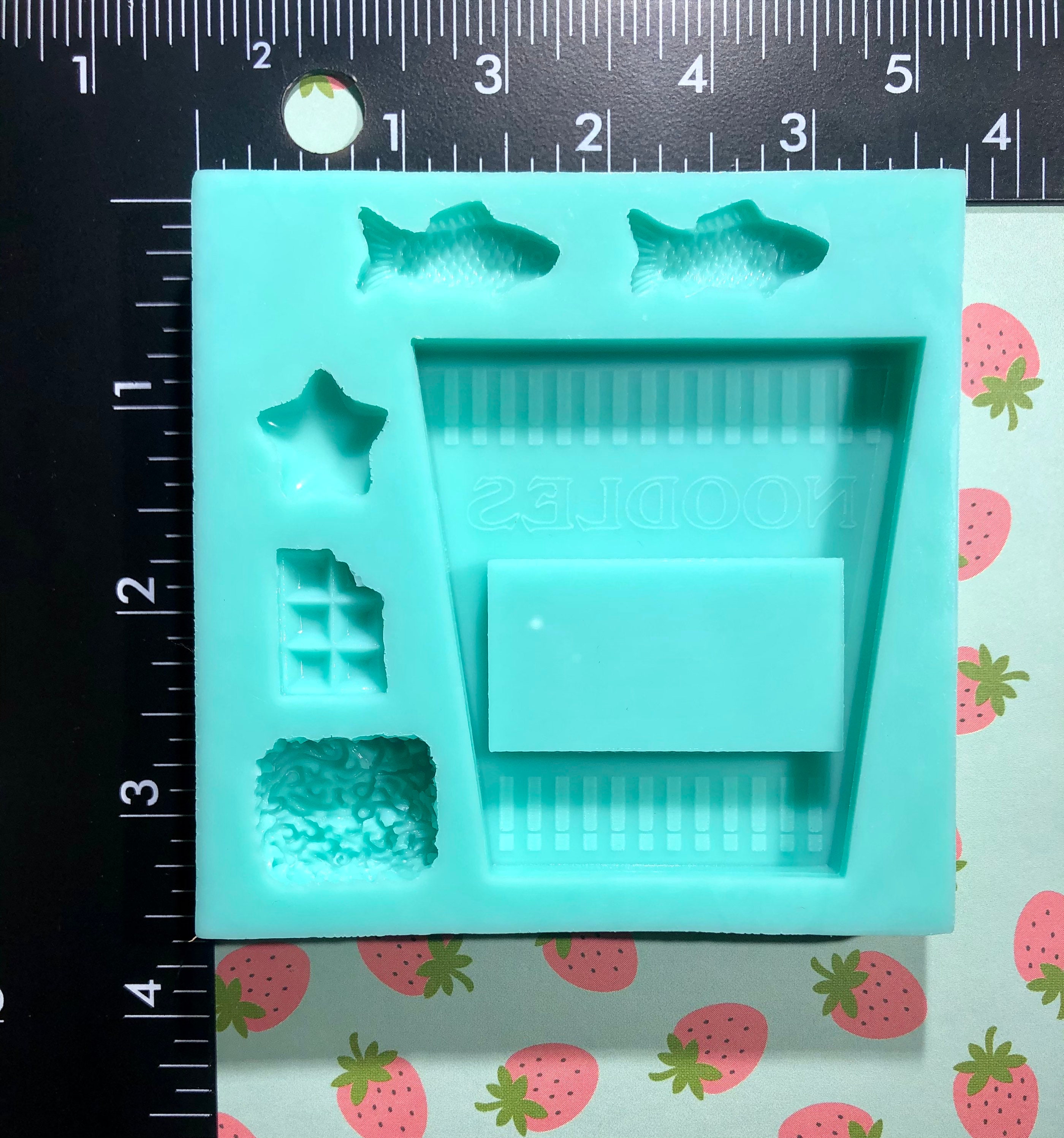 Ramen Noodle Silicone Backed Shaker For Resin
