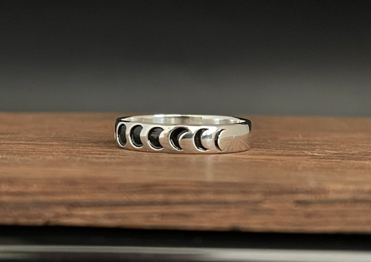 Moon Phase Band Silver Ring // 925 Sterling Celestial Lunar