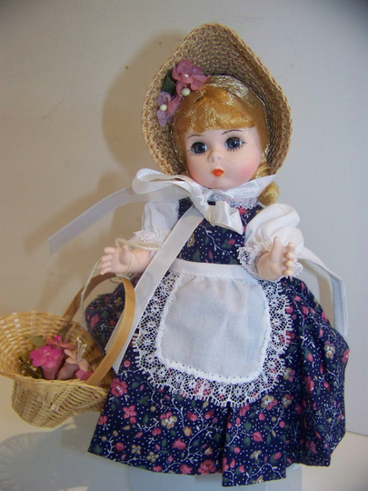 Doll Collector Collecting Dolls Madame Alexander 8 in Mint