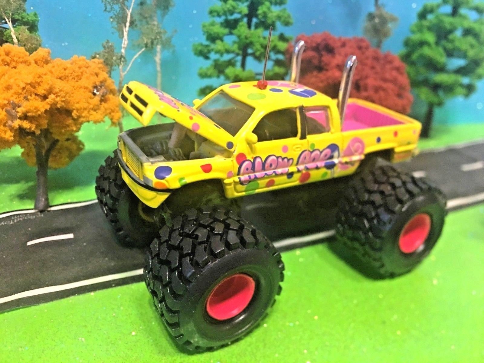 Dodge Ram 1500, 1/64 Scale, Custom G5 Lift Kit, Dual Mufflers, Cb Antenna, Swamp Tires