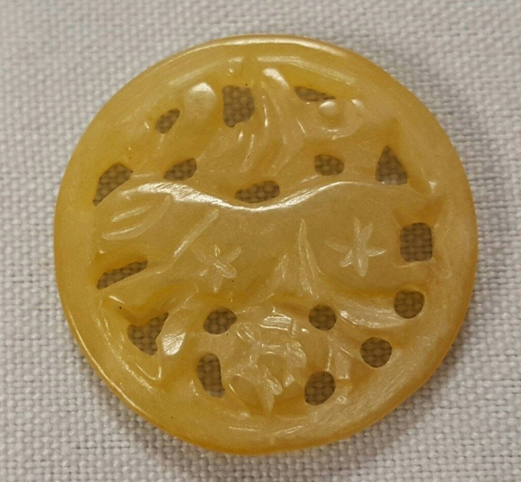 Vintage Genuine Yellow Jadeite Chinese Jade 27mm. Round Carved Ram Pendant 2515