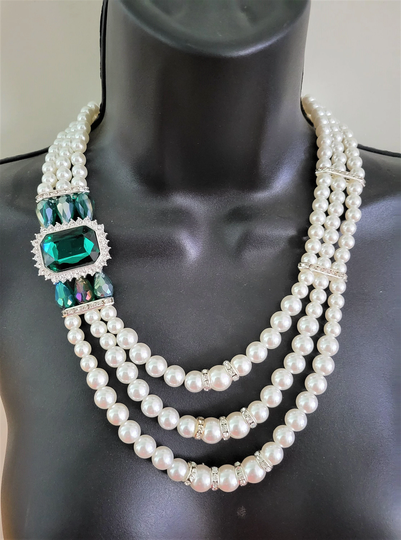 3 Strand Pearl & Emerald Green Diamond Crystal Side Necklace Costume Jewelry Royal Statement