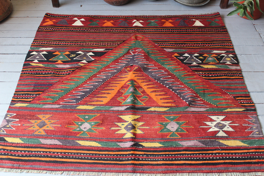 4'6"x 4'6" Bohemian Square Kilim Rug, Turkish Handwoven Wool, Aztec Rug Floor Home Decor Boho Organic Vintage