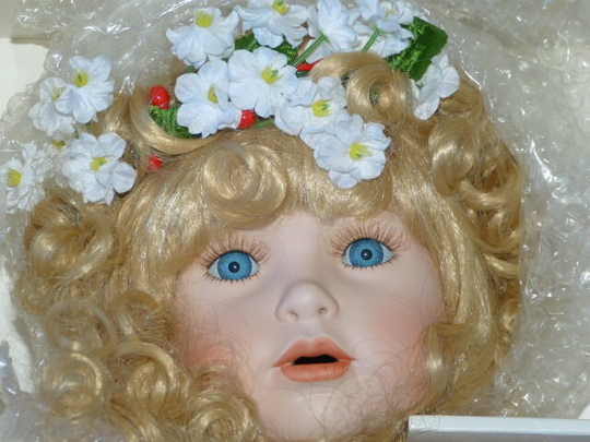 Marie Osmond Doll Joy Four Seasons Collector Dolls Winter Porcelain Limited Edition #498/2500 Certificate Of Authenticity