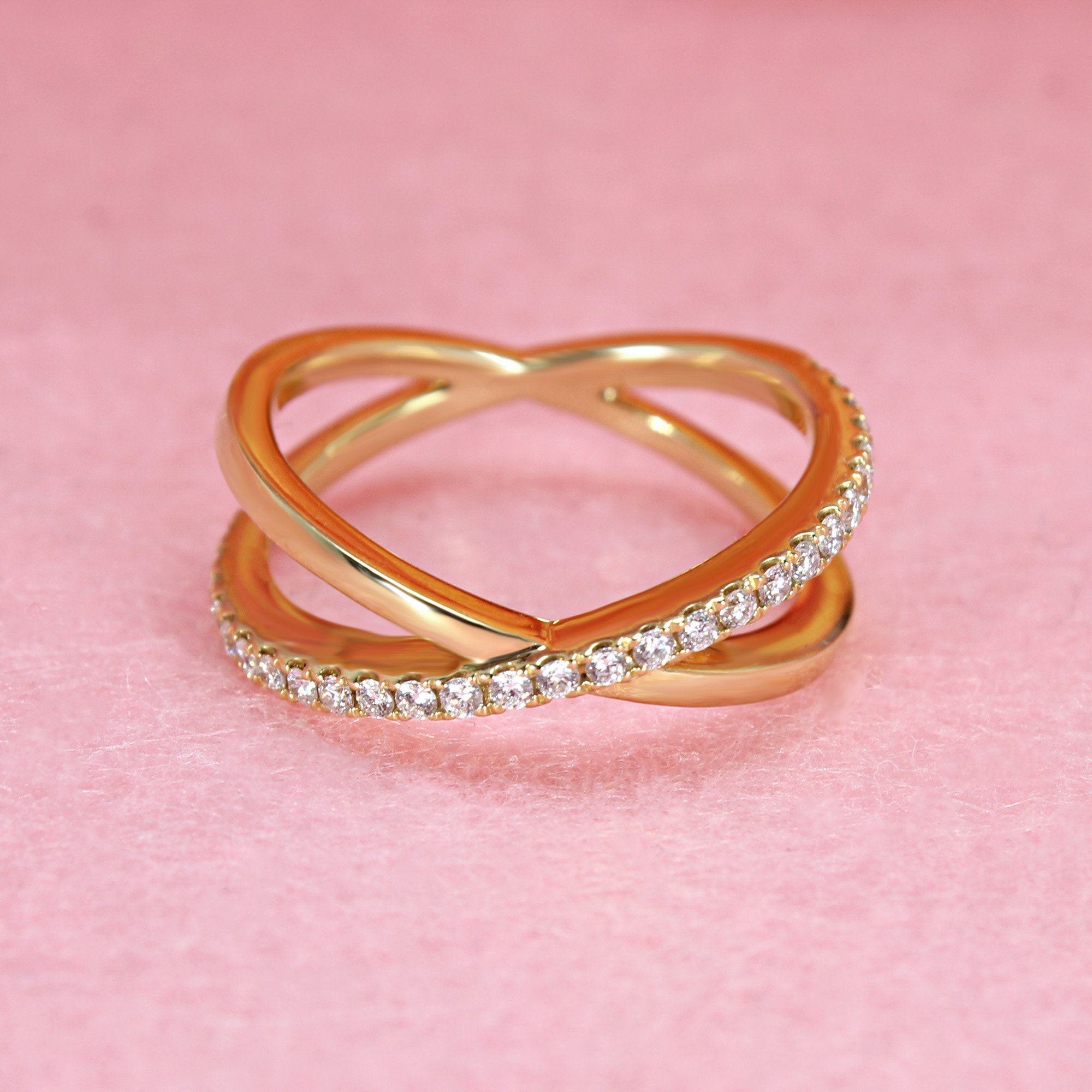 0.29 Ctw Diamond Criss Cross Ring - 18K Yellow Gold | Crossed Band & Classic Wedding Modern Gift For Her