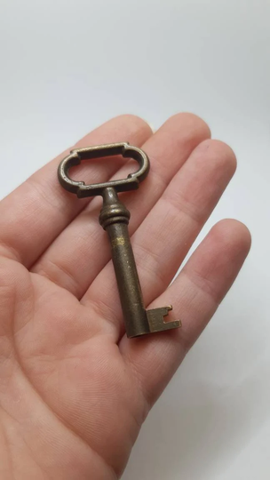 Antique Brass Key, Collectable Open Barell Key