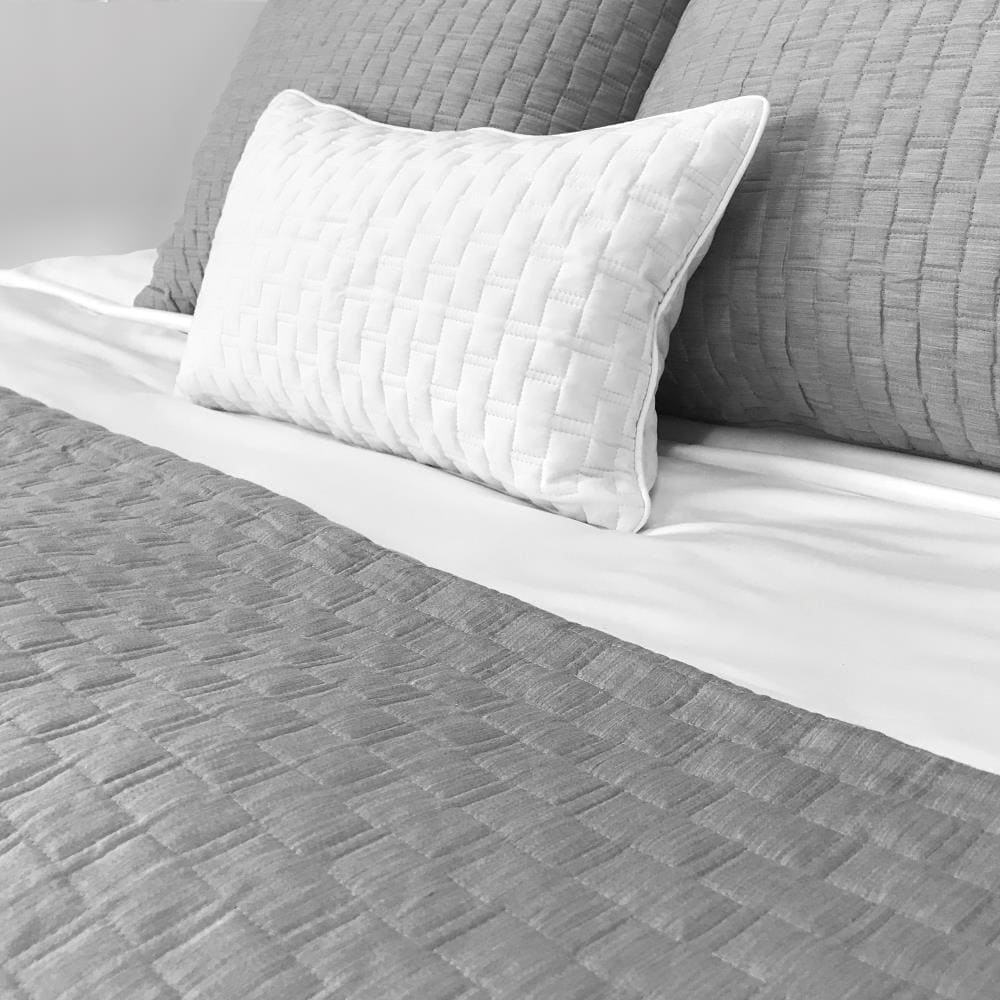 BedVoyage eco-melange by BedVoyage Snow Lumbar Cotton Viscose Blend Pillow Case in White | 10992001