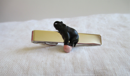 Vintage Swank Circus Elephant On Pink Ball Enamel Silver Tone Tie Clip