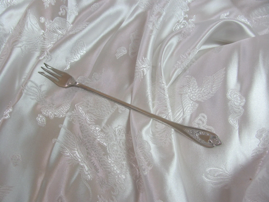 Old Colony Pattern Olive Fork - Rare 8" 21cm Silver Plate Pickle No Mono 1847 Rogers