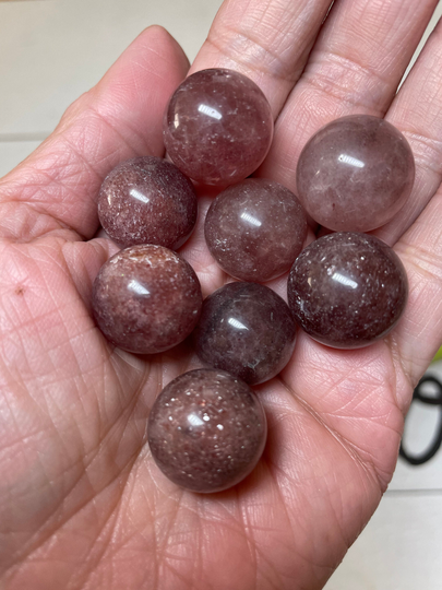 Mini Strawberry Quartz Sphere Heart Chakra L34D