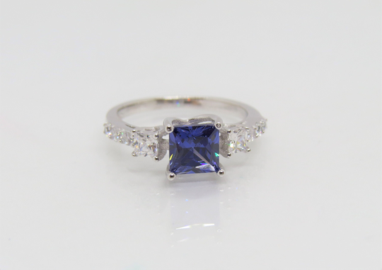 Vintage Sterling Silver Princess Tanzanite & White Topaz Engagement Ring Size 6