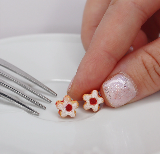 Jam Biscuit Stud Earrings/Flower Drops/Linzer Earrings/Jam Dodgers Earrings/Christmas Sandwich Earrings/Cookie Earrings