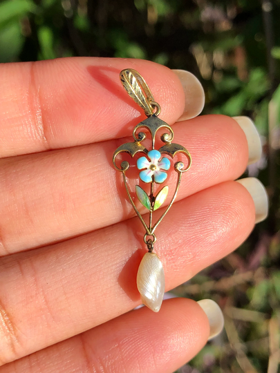 14K Enamel Flower Pendant With River Pearl, Krementz, 1.5 Inches. #pe890