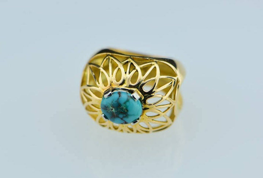 18K Yg Turquoise Cabochon in A Cast Wire Work Foral Form Ring Circa 1960, Size 3.5