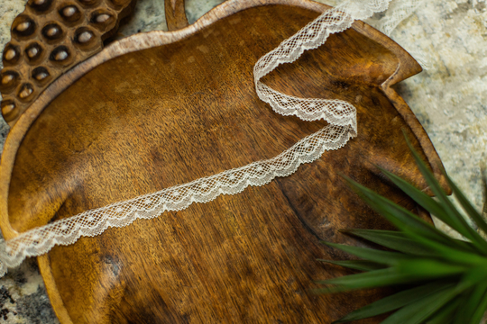 French Valenciennes Lace | Lfv14Edg850 1/4" Edging | Pictured in Light Ecru