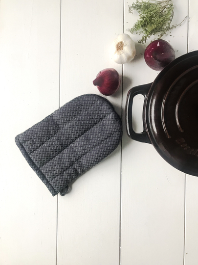 Linen Blend Oven Glove in Small Squares /Quilted Mitt/Kitchen Cooking Square Pattern/Free Shipping