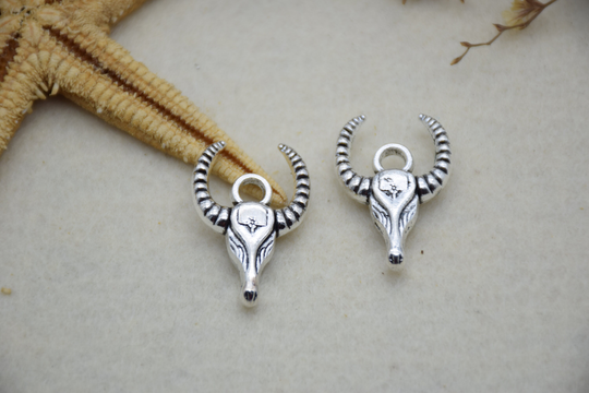 12 Sheep Head Charm Pendant, Ram Charm, Lamb Charm, Necklace Charm, Jewelry Pendant, 42x36mm