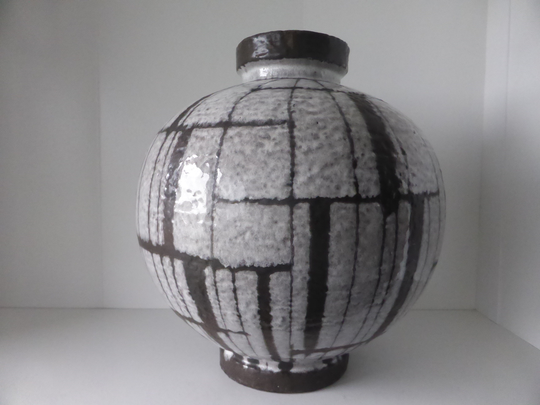 A Beautiful Carstens Vase, Grey With Black Stripes, Serie Island, Designer Gerda Heuckeroth, Form Number 188-30, West Germany 1970
