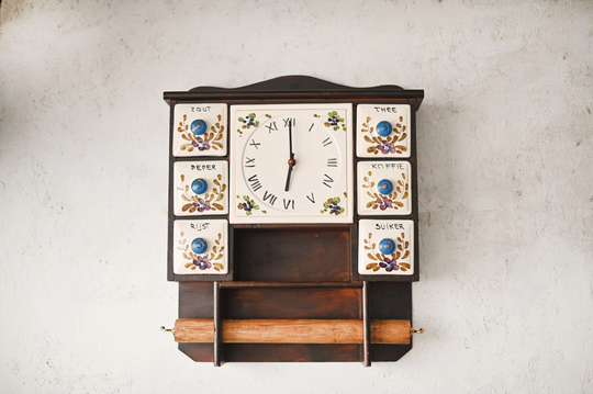 Beautiful Spice Rack With Clock Really Rare & Unoque Thing