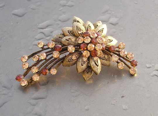Lovely Vintage Rhinestone Ornate Flower Spray Pin Brooch