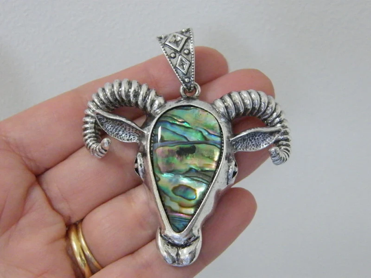1 Ram Pendant Charms Shell & Antique Silver Tone A1326