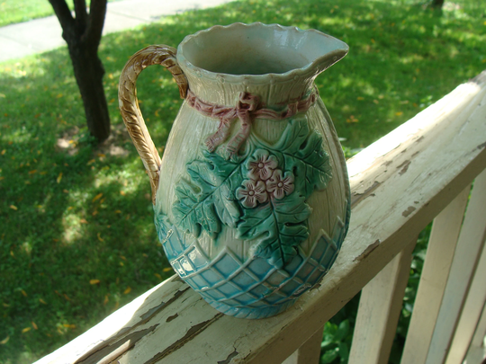 Beautiful Blended Colors Majolica Pitcher 26 Ounce 6-3/8"H