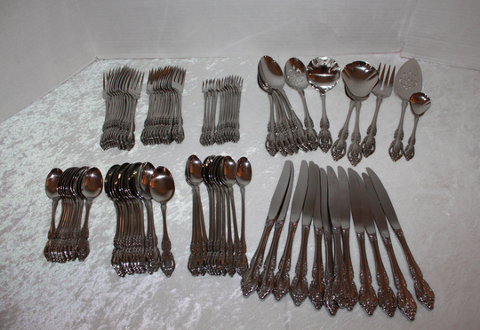 96 Pieces Oneida Community Stainless Brahms Pattern Service For 12 Minus 1 Dinner Fork Includes Extras Flatware