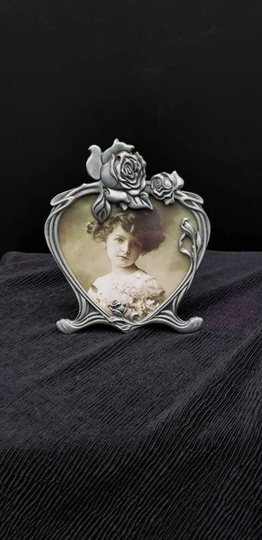 Reduced Free Shipping Vtg Silver Gray Tone Matson Roses Look Heart Shape Pewter Style Easel Back Photo Picture Frame, Holds 4.25 X