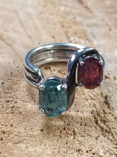 Sterling Silver Purple Green Stone Size 5.5