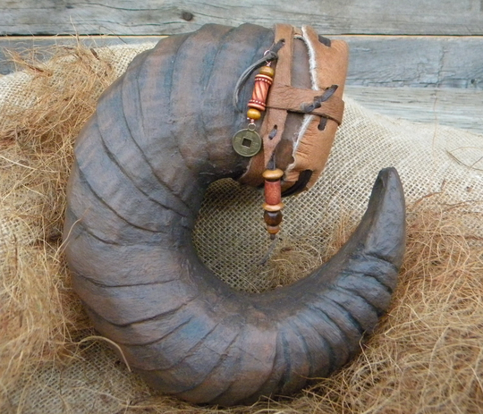 Trinket Of The Big Horn/Luck Charm