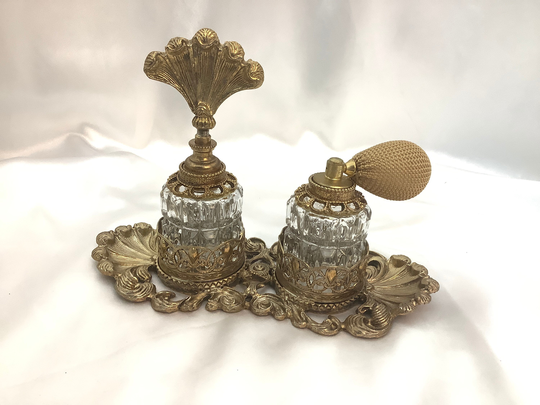stylebuilt USA Golden Dresser Perfume Set With Tray, Atomizer & Dauber