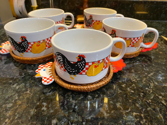 Set Of 5 Chicken Soup Bowls With Matching Wicker Trivets. Vintage Wit Under Plates