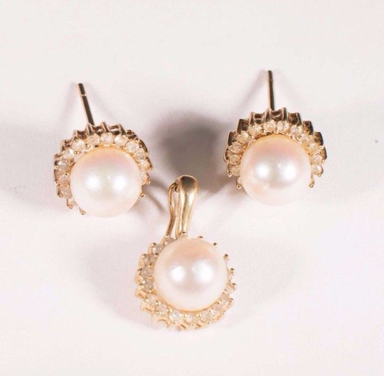 14K Yellow Gold Pearl Stud Earrings & Pendant Set, 3.4 Grams